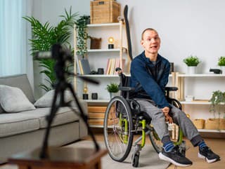 Vitálnych ľudí posadí na