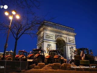 Francúzski poľnohospodári zablokovali v