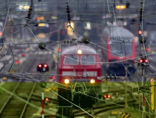 Krádež spôsobila paralyzovanie železničnej dopravy: Zlodeji ukradli elektrické káble