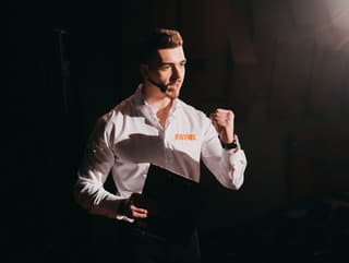 Oskar pomáha ľuďom žiť