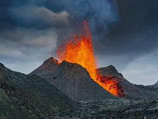 V Indonézii vybuchla sopka