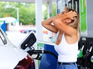 Slováci hromžia: Najdrahší benzín