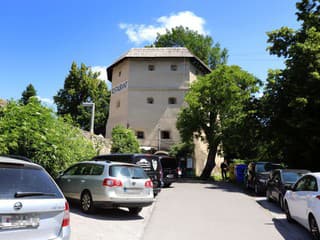 Banskú Bystricu obklopovali obranné