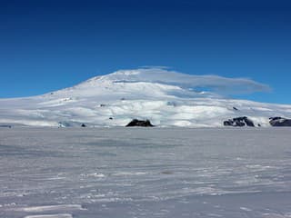Úchvatný objav: Najvyššia aktívna sopka v Antarktíde vyvrhuje vzácny kov! Jeho hodnota môže byť obrovská