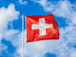 Švajčiarsky parlament zakázal používanie nacistických symbolov