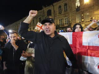 Protestujúci v Tbilisi proti