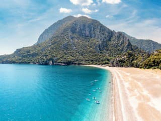 Päť top pláží Turecka: Vyberte si to najlepšie pre vašu letnú dovolenku
