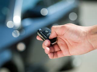 Automobiloví experti odhalili skrytú funkciu na kľúčoch od auta: Na diaľku môžete... Vedeli ste o tom?