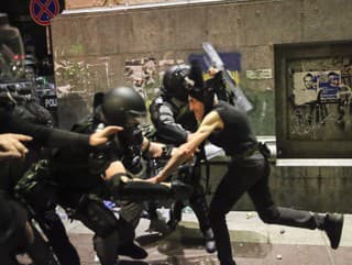 Gruzínska polícia použila proti demonštrantom v Tbilisi slzotvorný plyn