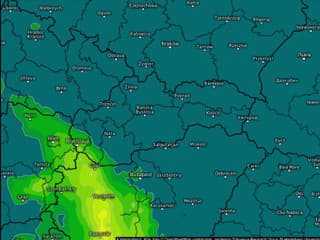 Západ Slovenska by v nadchádzajúcich hodinách mali zasiahnuť prehánky a búrky
