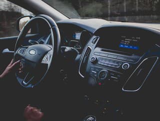 Populárna automobilová značka ruší