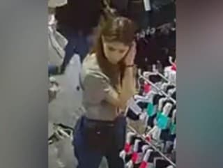 Žena počas nakupovania ukradla