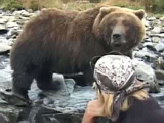 Miloval medvede, v prírode s nimi všetok voľný trávil čas. Nakoniec ho ale zožrali aj s priateľkou.