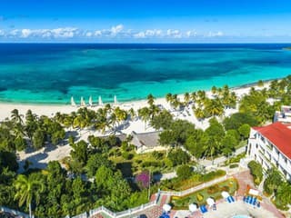 Hotel Sol Rio de Luna y Mares sa nachádza vo vychytenej oblasti Guardalavaca v provincii Holguín.