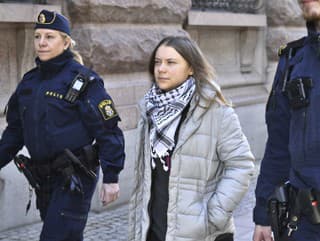 Aktivistka Thunbergová dostala pokutu: Blokovala vstup do parlamentu