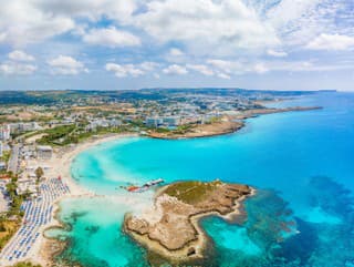 Tyrkysové more, jemný piesok