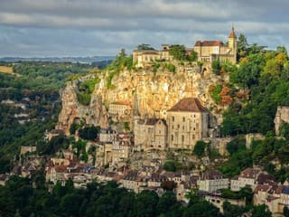 Francúzske skalné mesto Rocamadour:
