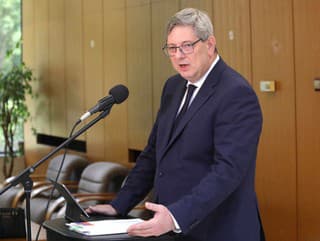 Minister Susko stiahol ústavnú
