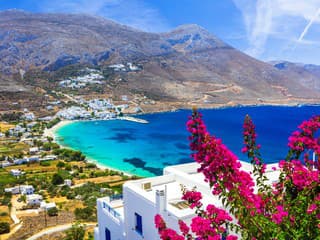 Magická hlbočina: Grécky ostrov Amorgos preslávil nevšedný tvar aj kultový film