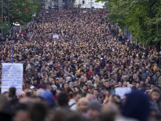 Tisíce Arménov protestovali pred