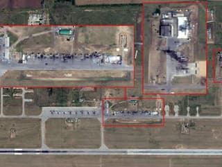 Zábery zo satelitu majú ukazovať zničené ruské lietadlá.