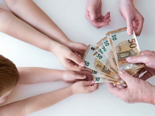 Minimálna mzda 2571 EUR?