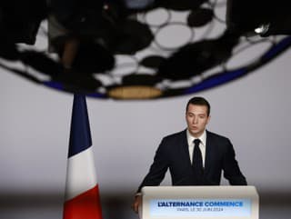 PRIESKUM Francúzske Národné združenie vo voľbách nezíska absolútnu väčšinu