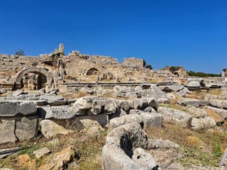 Nezabudnuteľný výlet z Tureckej riviéry: Starovekému mestu Pergé sa len máločo vyrovná