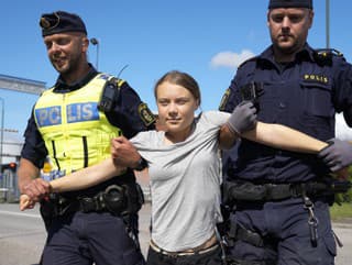 Gretu Thunbergovú opäť zadržali