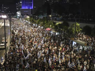 Izraelčania chcú protestami vyvinúť