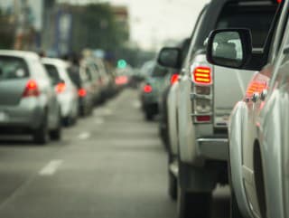 Vodiči, pozor na TIETO úseky! Žilinská polícia upozorňuje na hustú premávku a kolóny