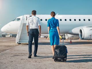 Zomrela najdlhšie slúžiaca letuška,