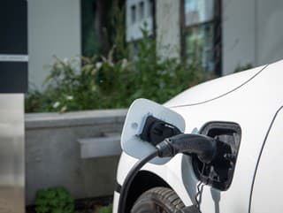 Uverili Slováci elektromobilite? Údaje