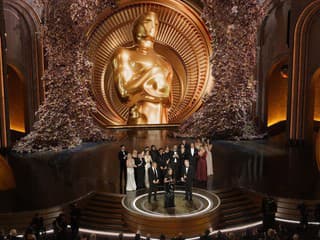 Oscar, Zlatý glóbus či César: Ako vznikli známe filmové ceny a koľko vlastne vážia?
