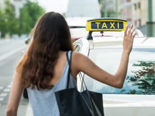 Taxikár na Hvare oklamal