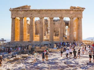 Turista navštívil grécku Akropolu,