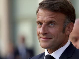 Francúzsky premiér predstavil Macronovi