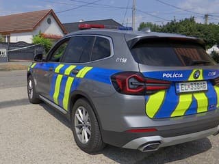 Polícia obvinila päť lovcov