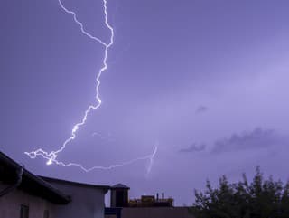 Meteorológovia upozorňujú na búrky: