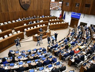 Zákonodarcovia začali štvrtkové rokovanie diskusiou o cestovnom ruchu