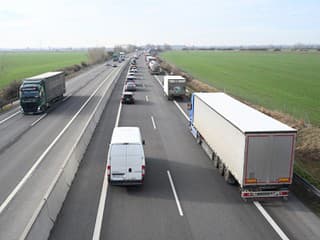 Za diaľničnú známku si