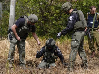 Libanonské militantné hnutie Hizballáh vypálilo desiatky rakiet smerom na severoizraelské mesto Kirjat Šmona