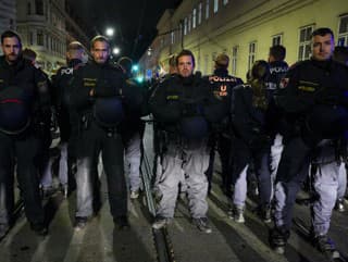 Rakúska polícia blokuje protestujúcixch