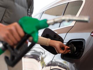 Tankujeme stále drahšie: Čo