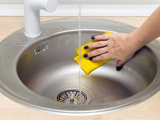 VIDEO: Jednoduchým postupom vyčistite