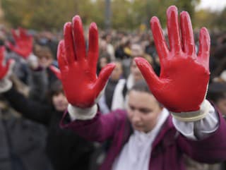 Stovky ľudí protestovali proti