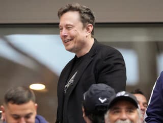 Musk rokoval s veľvyslancom