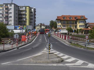 Vodiči, POZOR! Hlavné mesto