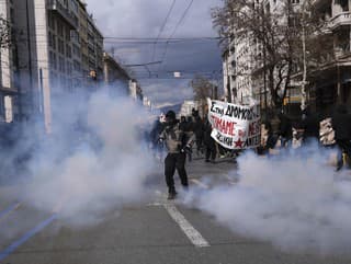 Grécko si pripomína tragickú