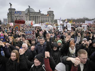 Na víkendové protesty proti